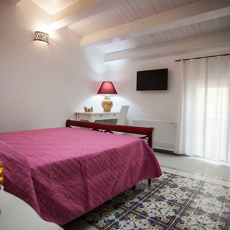 Hotel Palazzo Pagliaro à Santo Stefano di Camastra Extérieur photo