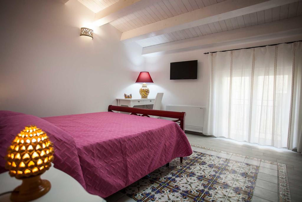 Hotel Palazzo Pagliaro à Santo Stefano di Camastra Extérieur photo