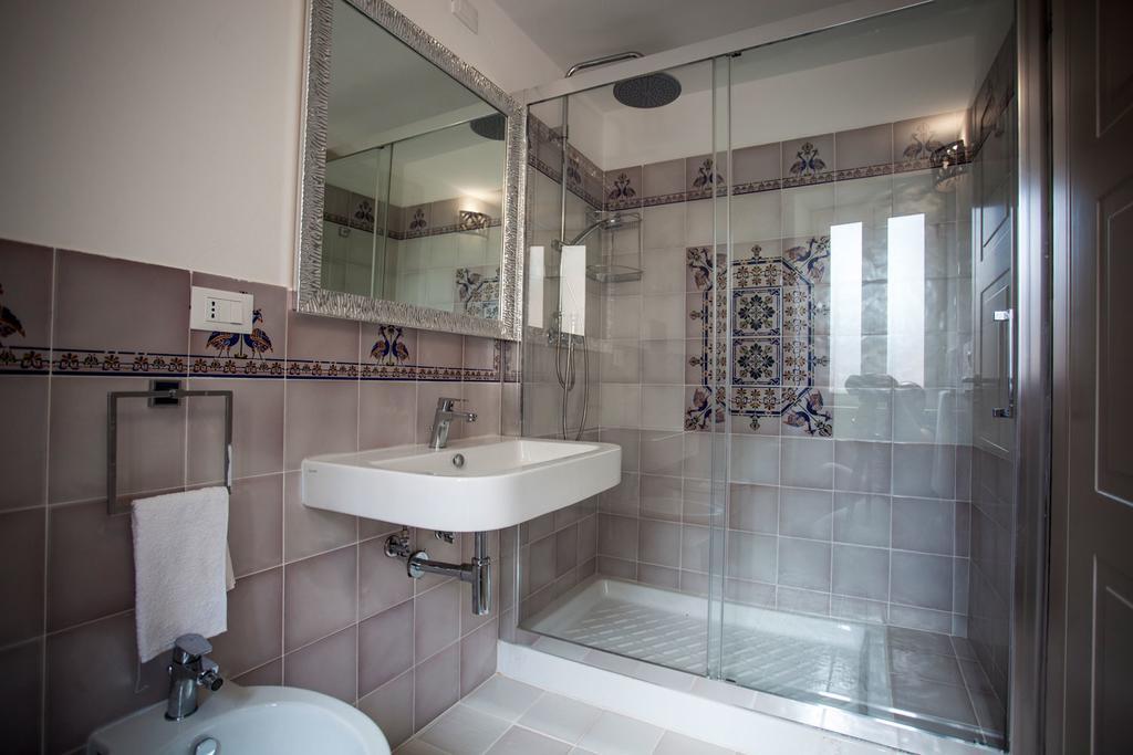 Hotel Palazzo Pagliaro à Santo Stefano di Camastra Extérieur photo