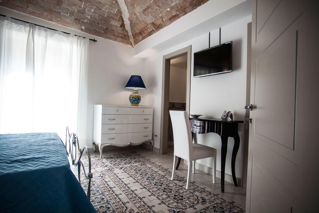 Hotel Palazzo Pagliaro à Santo Stefano di Camastra Extérieur photo